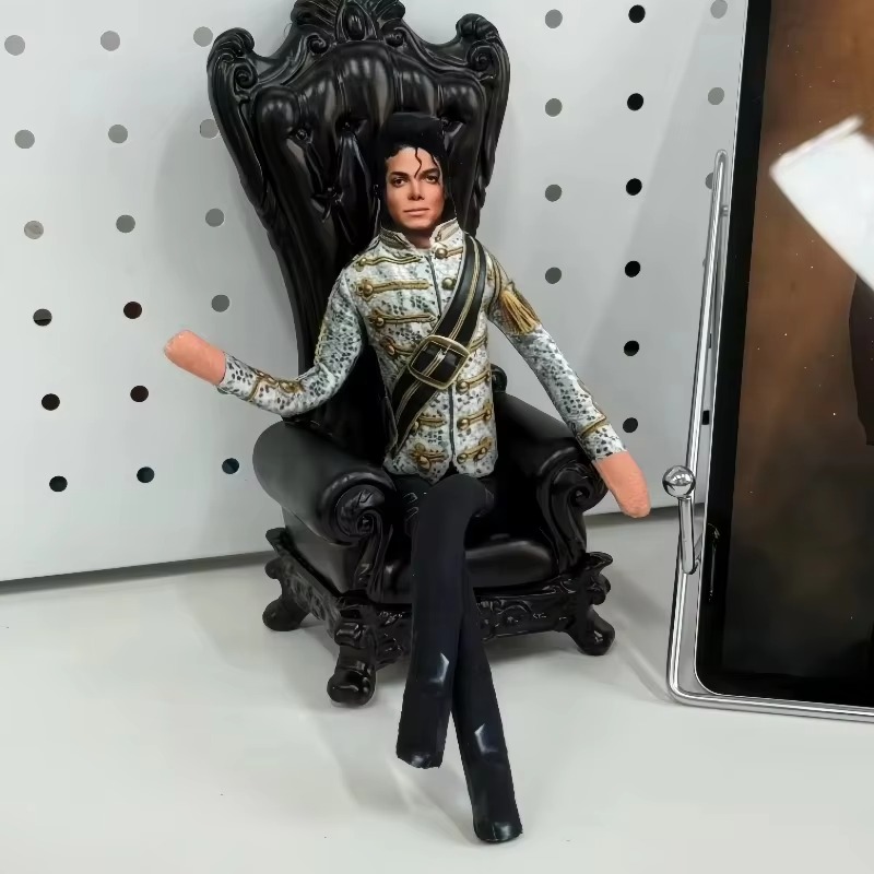 Boneca de Pelúcia de Novo Esti - Dolls avaliação e preço